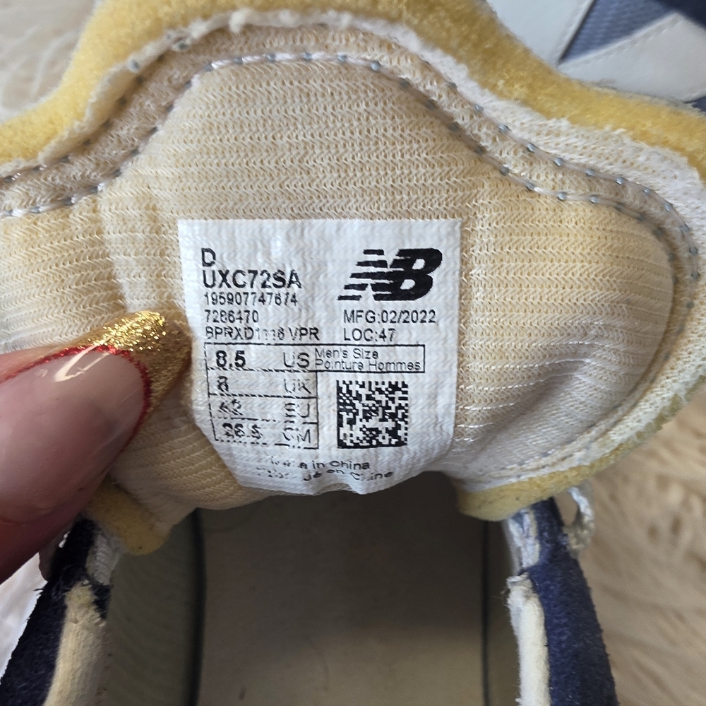 New BalanceXC 72 Navy and White Athletic Shoes - Picture 7 of 7